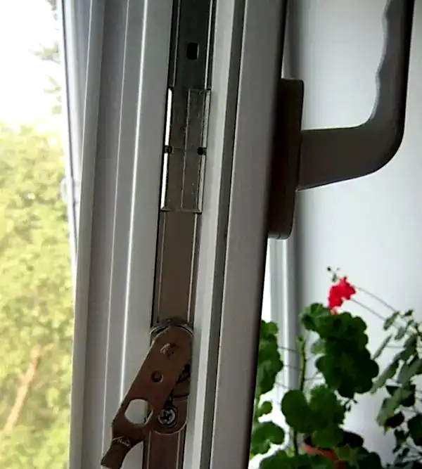 Не закрывается пластиковое окно